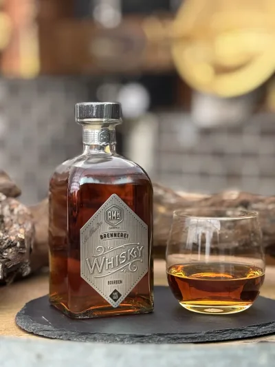 Whisky 500ml – Whisky der AMH Brennerei